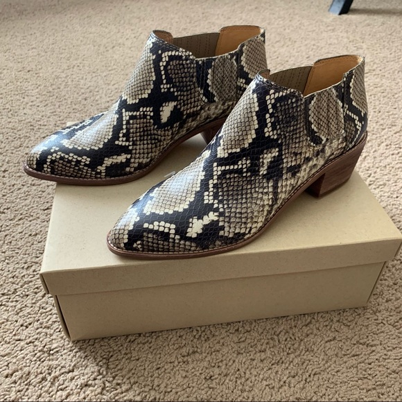 NEW Madewell Sonia Chelsea Snakeskin Print Boot - Picture 8 of 16